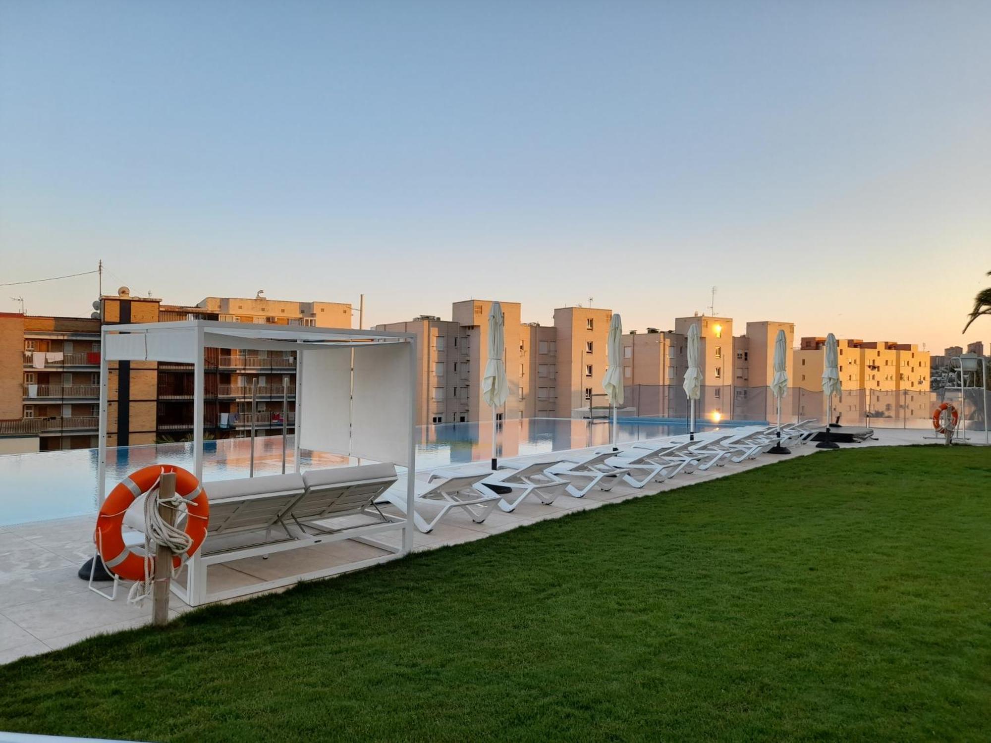 Sunset Cliffs Sea View Apartments 14 Floor Бенидорм Экстерьер фото