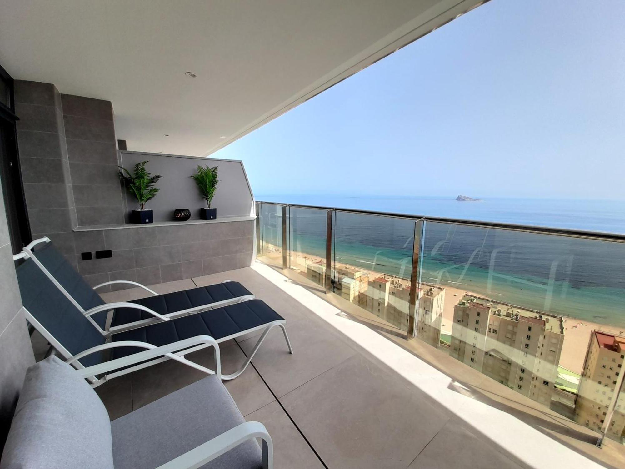 Sunset Cliffs Sea View Apartments 14 Floor Бенидорм Экстерьер фото