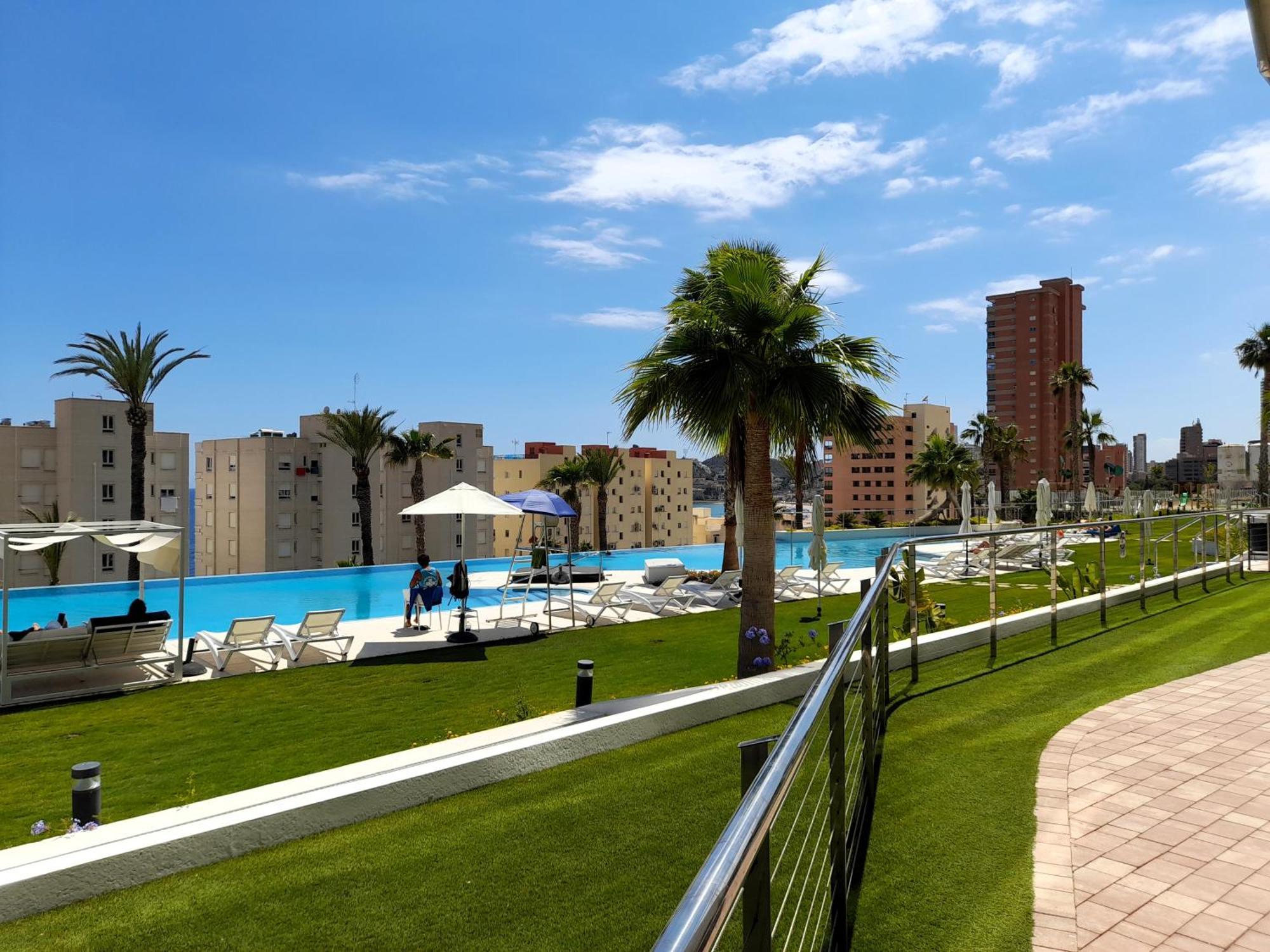 Sunset Cliffs Sea View Apartments 14 Floor Бенидорм Экстерьер фото